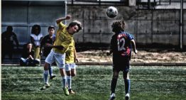 EE.UU. ‘prohibe’ a los futbolistas menores de 13 años cabecear la pelota