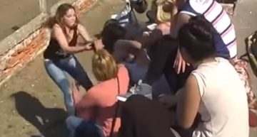 VÍDEO: Otra lamentable pelea entre padres, esta vez en Argentina