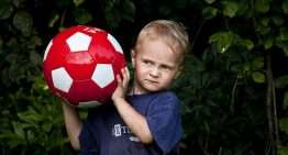 ‘Quitarle’ el fútbol a tu hijo si no aprueba: ¿acierto o error?