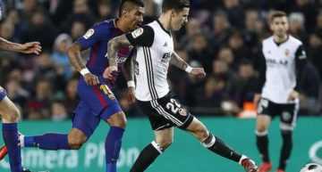 El Valencia salió vivo del envite en el Camp Nou y Mestalla decidirá (1-0)