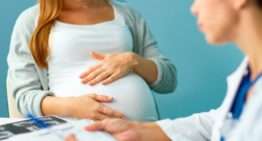 Estar embarazada de un niño implica revisar y mantener una buena salud bucodental