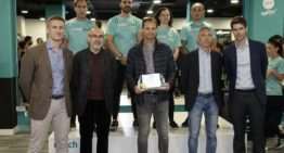 Homenaje a la Asociación de Futbolistas del Valencia CF por su labor social y deportiva