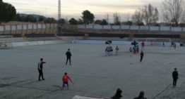 Padres de futbolistas en las provincias de interior de Valencia piden ‘horarios razonables’ para evitar el frío extremo