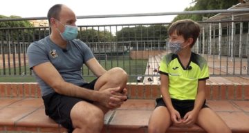 VIDEO: Mateu Lahoz conoció al pequeño Mario, su fan número uno