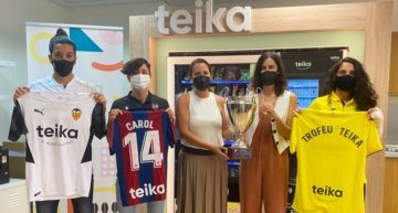 Teika presenta el primer trofeo de fútbol con los 3 equipos valencianos de Liga Ellas
