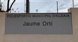 Aldaia restaura la placa del Polideportivo Jaume Ortí tras ser vandalizada