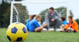 La importancia de la acción tutorial en las escuelas de futbol base para mejorar el rendimiento deportivo