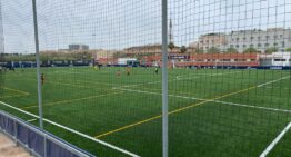 La Fundación Deportiva Municipal renueva el césped de los campos de fútbol de Beniferri, Pont de Fusta y Tres Creus