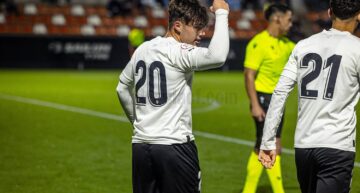 Hugo de Mateo renueva con el Valencia CF