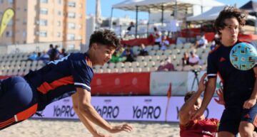 La FFCV inicia las pruebas para jugar con la Selección Valenciana de fútbol playa en el Campeonato de España