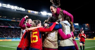 Salma y Olga dejan a España a 90 minutos de ganar un Mundial (2-1)