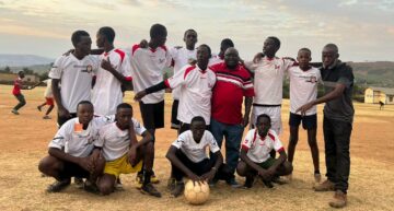 El Ciudad de Xàtiva realiza una donación de material deportivo en Ruanda