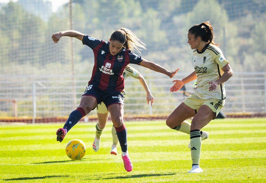 Un LUD Femenino ya sin Mayra deja escapar los tres puntos ante el Granada (2-2)