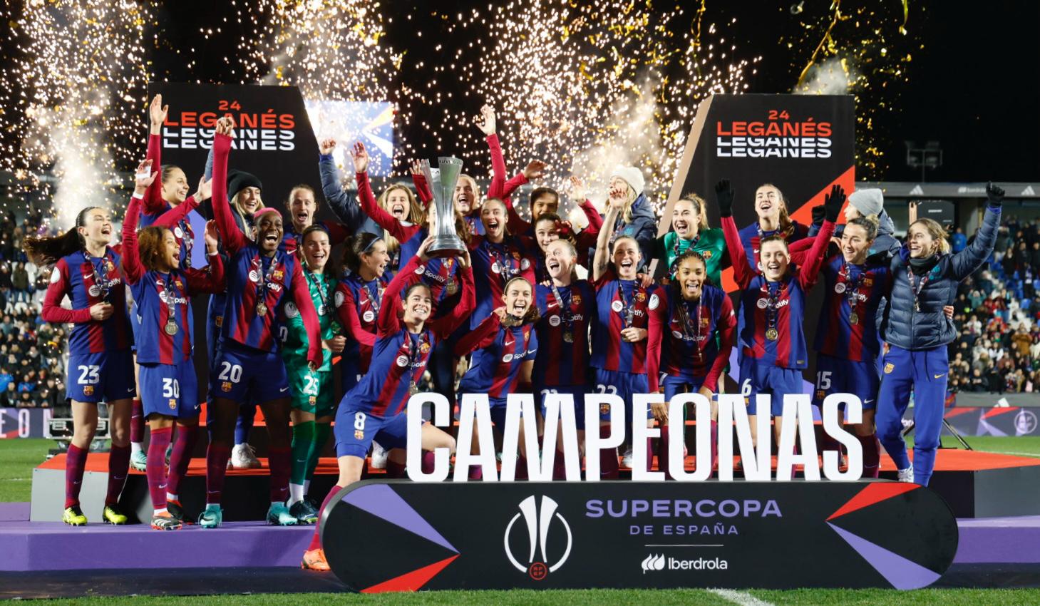 El FC Barcelona vuelve a reinar en la Supercopa Femenina tras no dar opción al Levante (7-0)